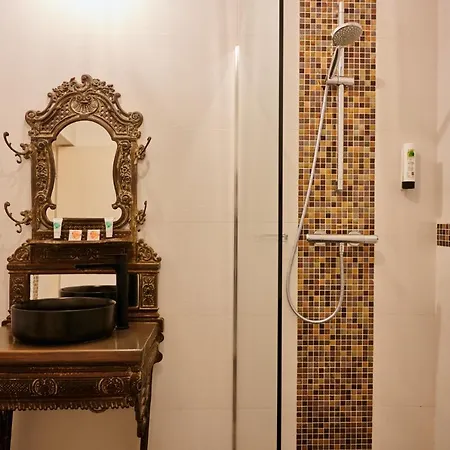 Maison Anjali 2*